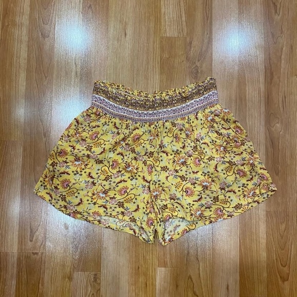 Floral Yellow Women's Shorts - Picture 1 of 1